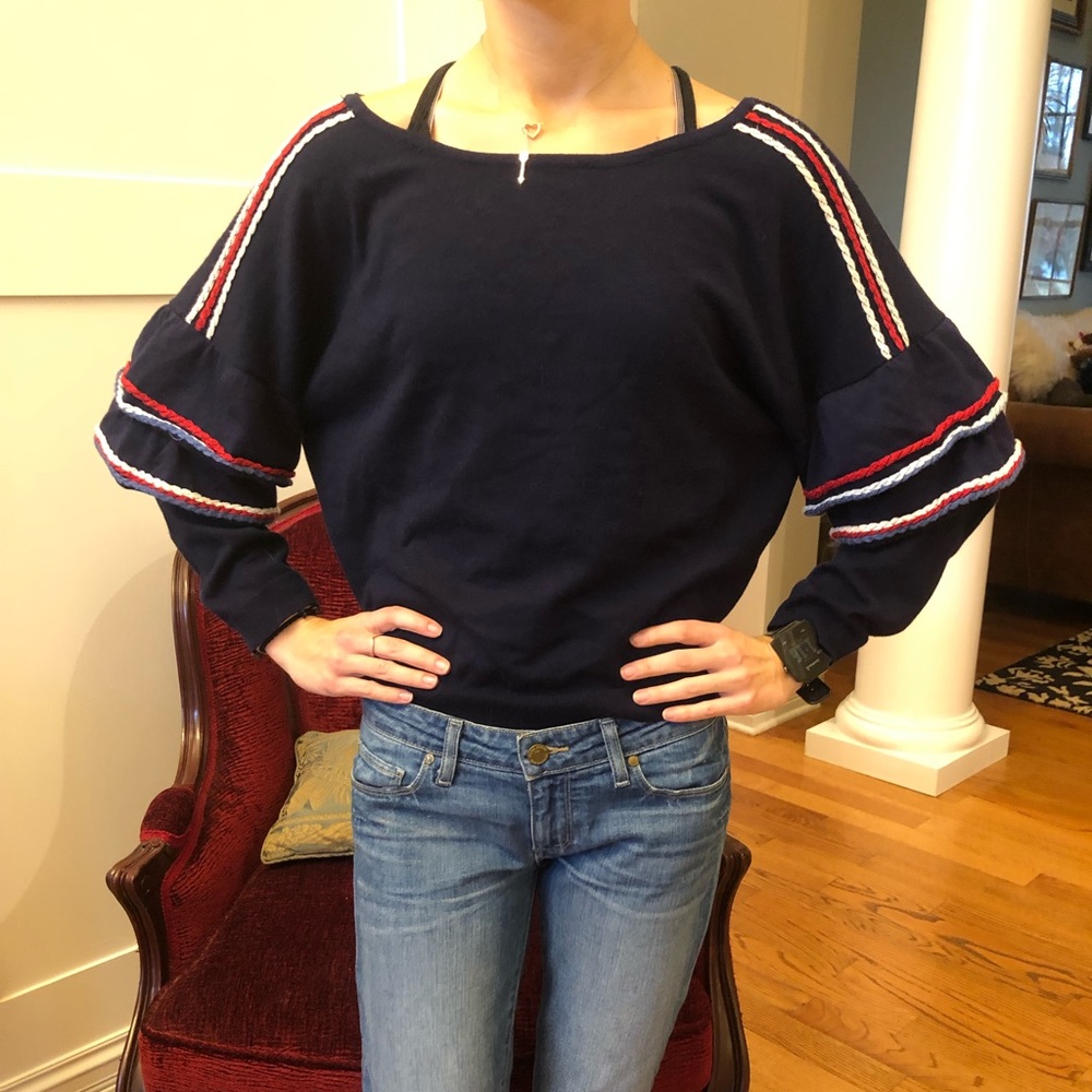 Billowing sleeved sweater size S